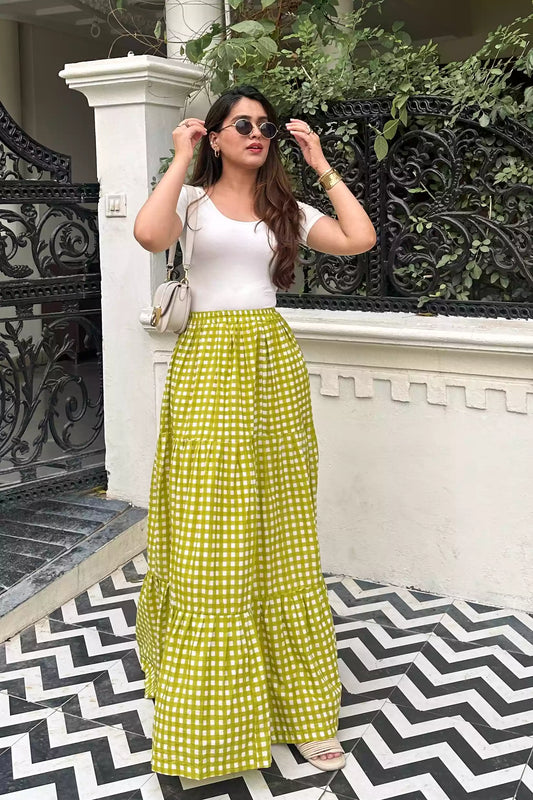 High-waisted green checkered midi skirt, vintage-inspired Skirt, Trendy green check midi skirt, vintage style green skirt