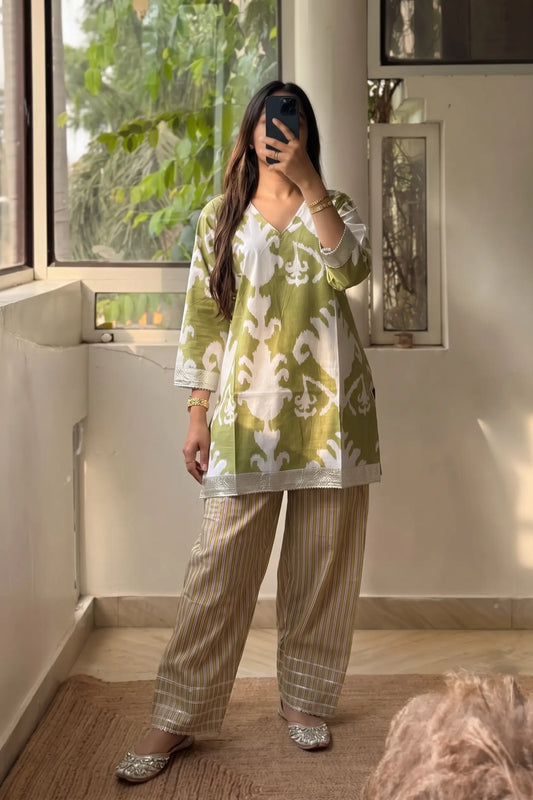 Green Ikat Set