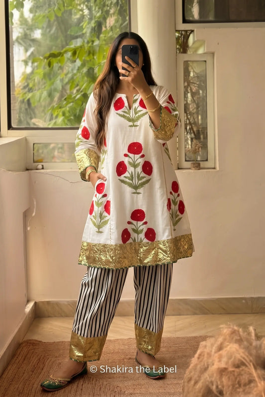Laal Mughal Boota Choga Set